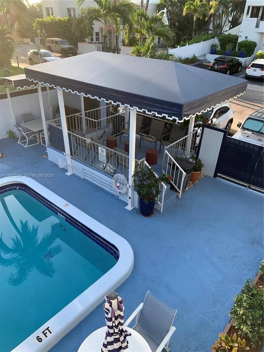 322 Taylor St # 2D, Hollywood FL 33019