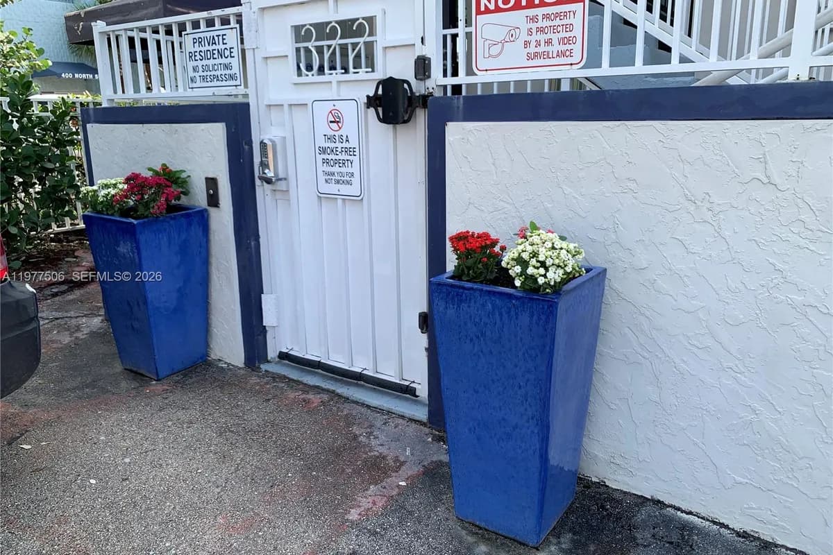 322 Taylor St # 2D, Hollywood FL 33019