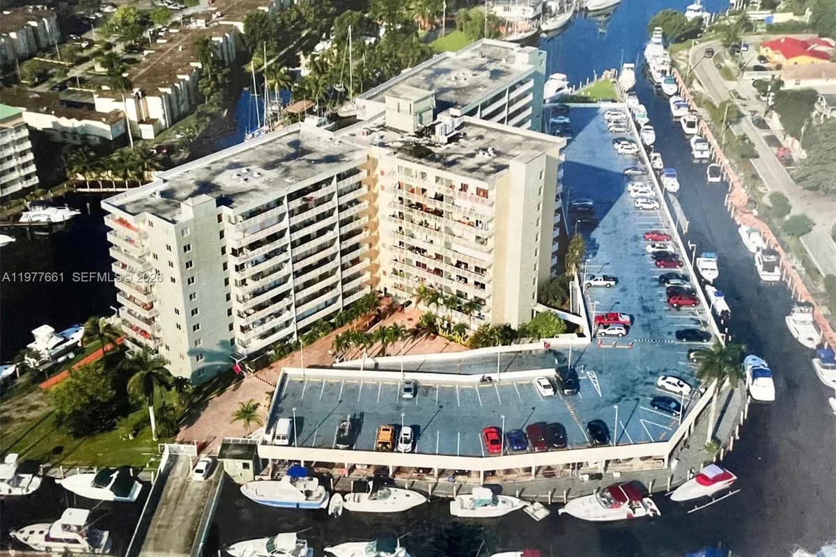 1800 NW 24th Ave # 219, Miami FL 33125