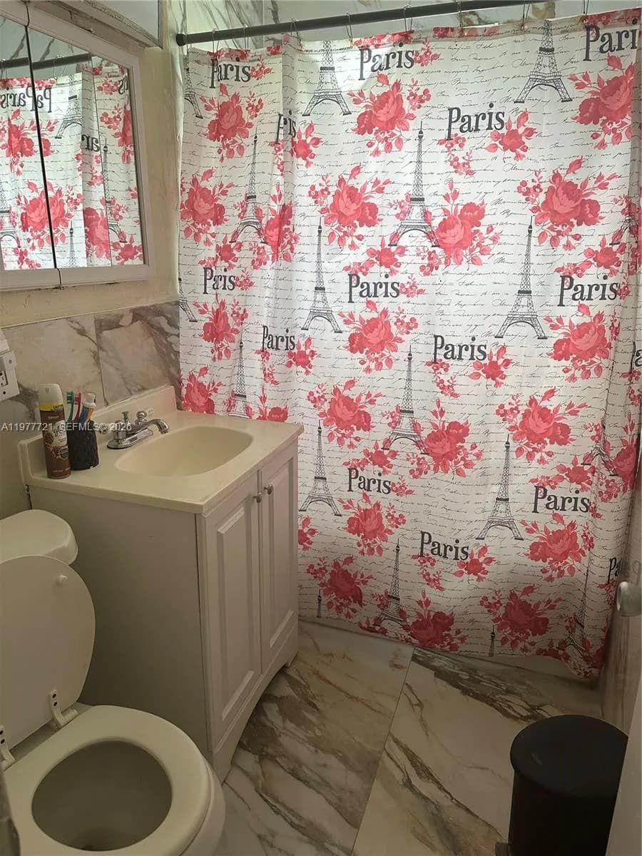 10761 SW 221st St, Miami FL 33170