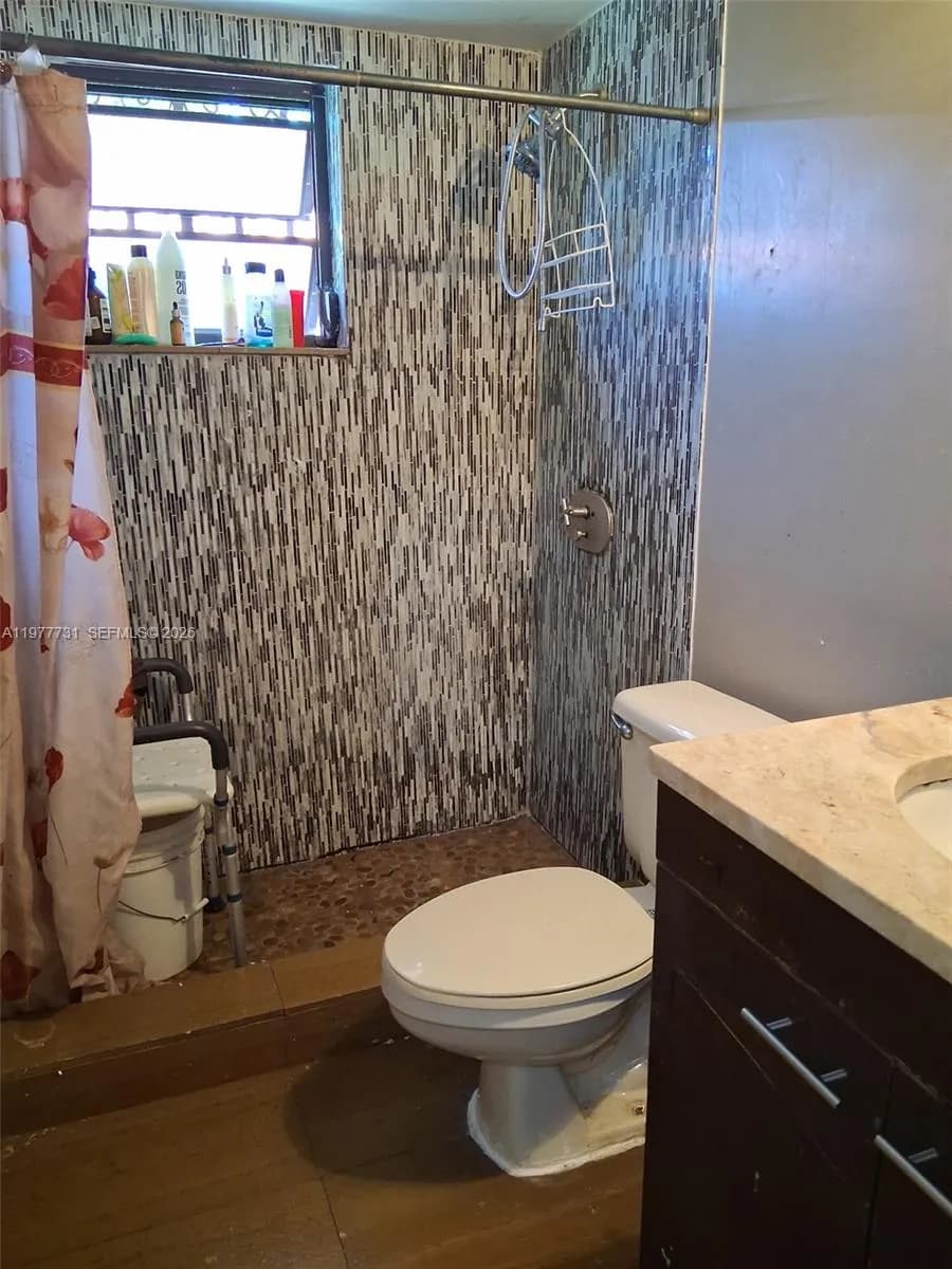 960 SW 13th Ct, Miami FL 33135