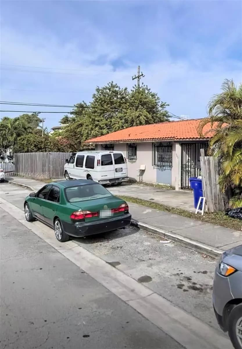 960 SW 13th Ct, Miami FL 33135