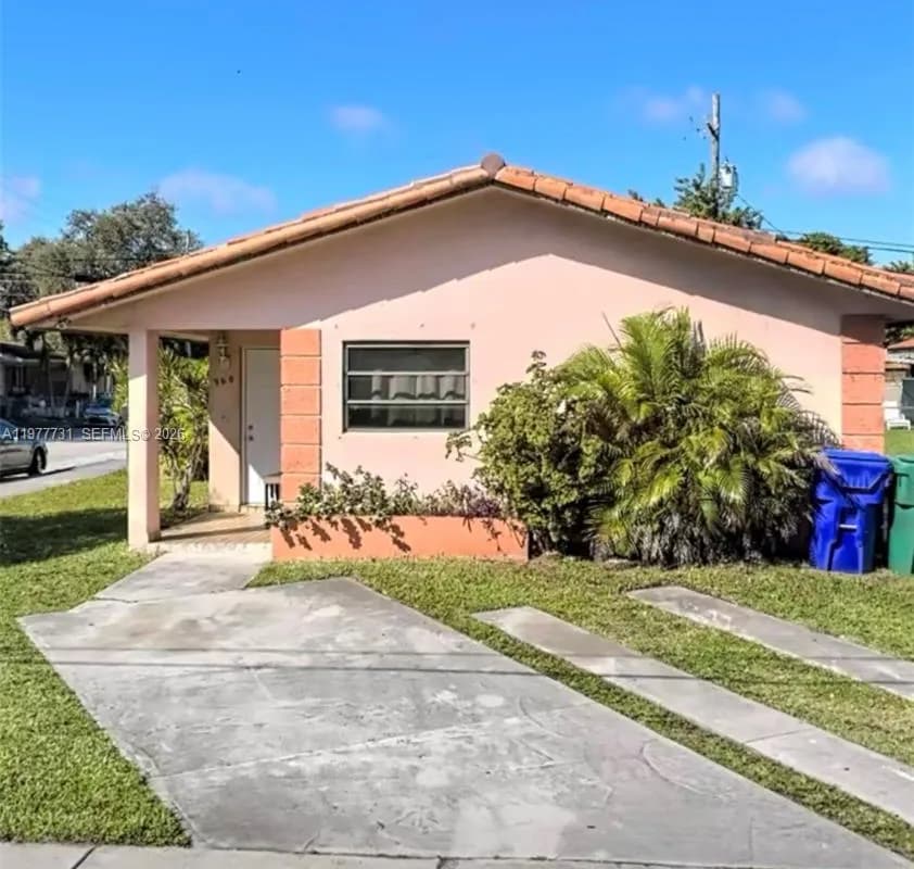 960 SW 13th Ct, Miami FL 33135