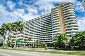 5555 Collins Ave # 15W, Miami Beach FL 33140