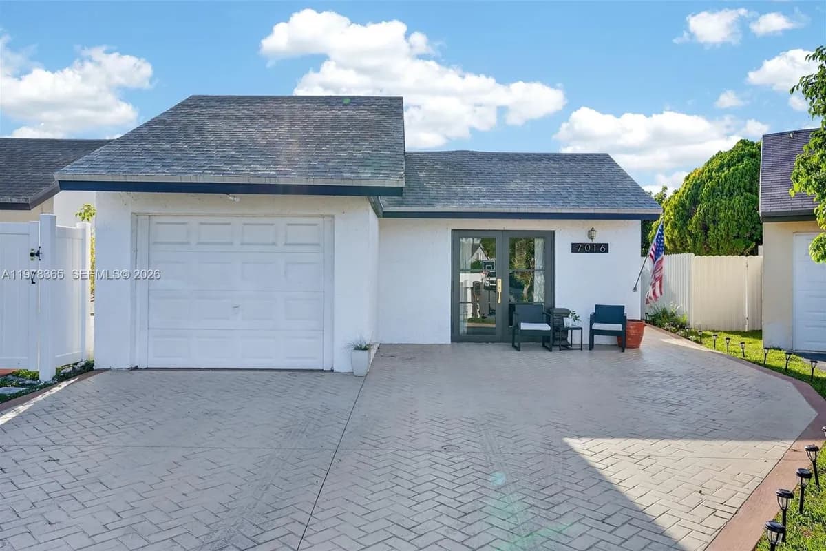7016 SW 103rd Pl, Miami FL 33173