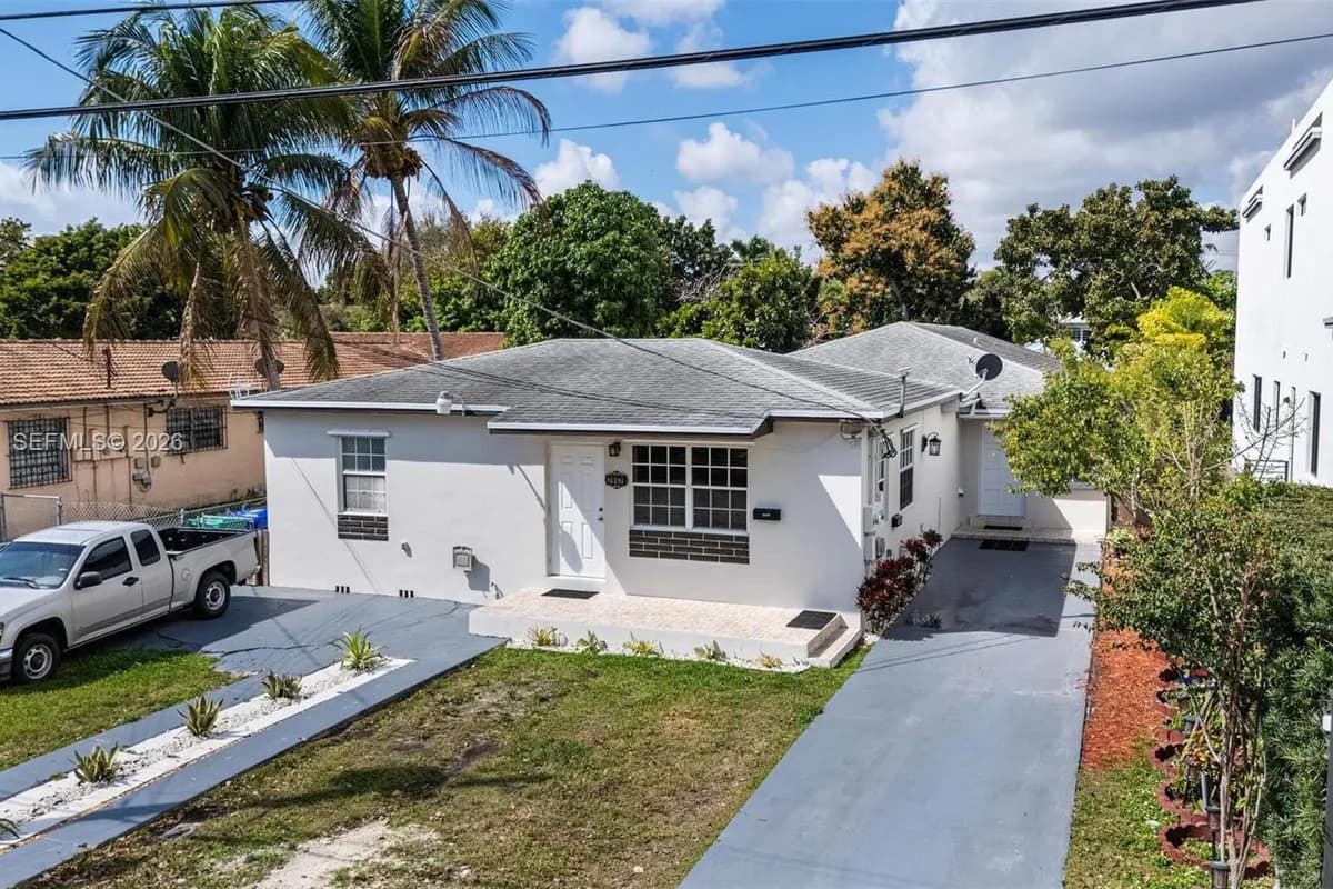 2862 SW 38th Ct, Miami FL 33134