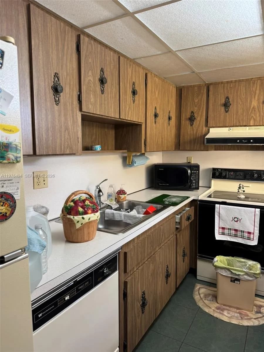 9180 SE Fontainebleau Blvd # 302, Miami FL 33172