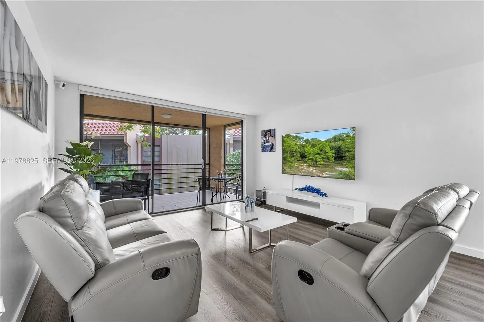 20841 San Simeon Way # 205, Miami FL 33179