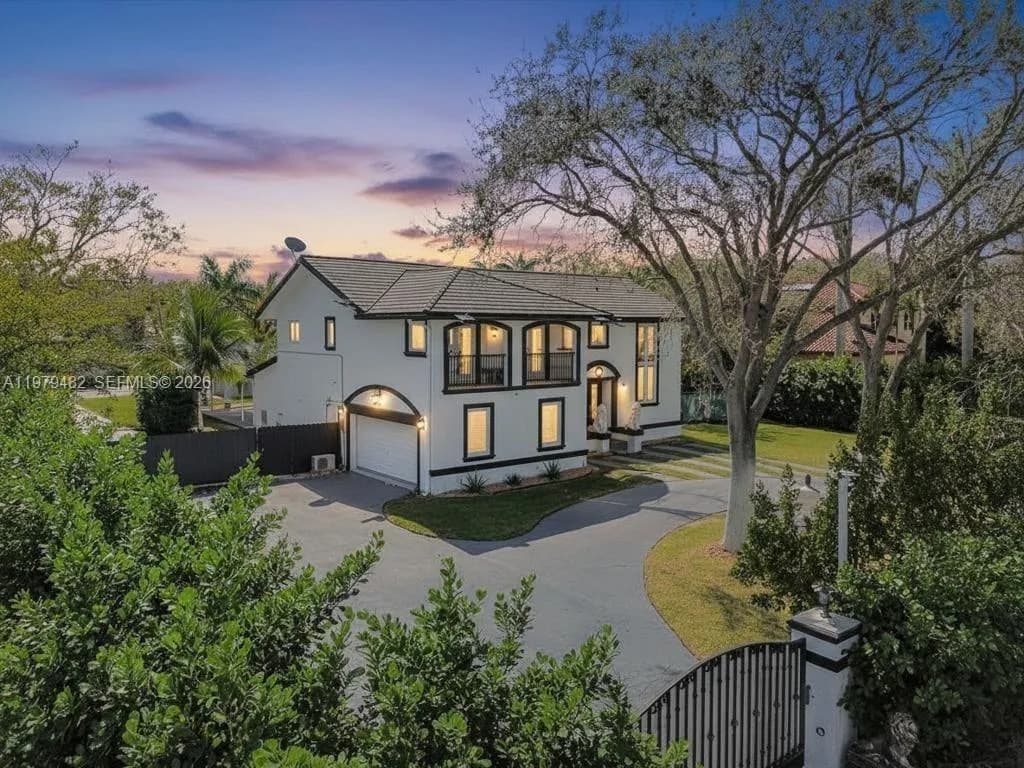 7830 SW 120th St, Pinecrest FL 33156