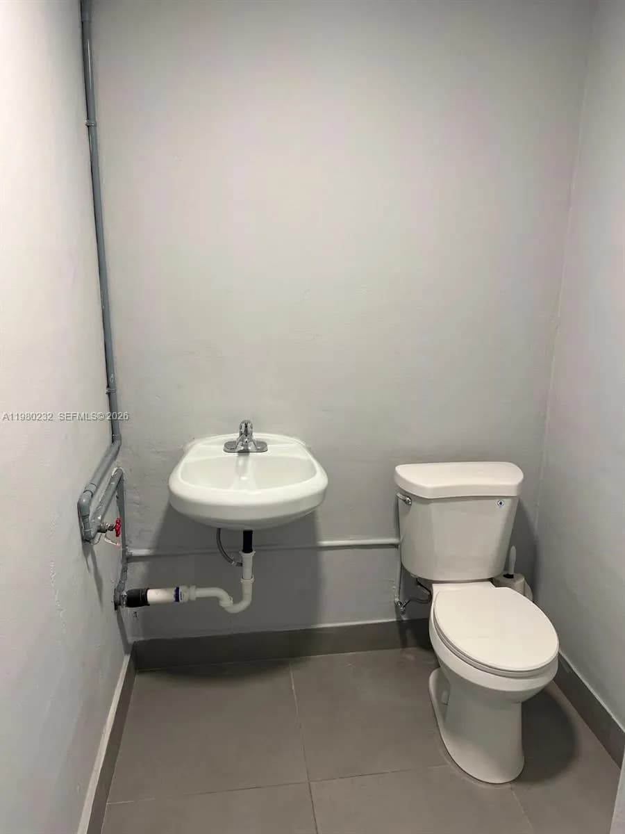 8416 NW 61st St # 4, Miami FL 33166