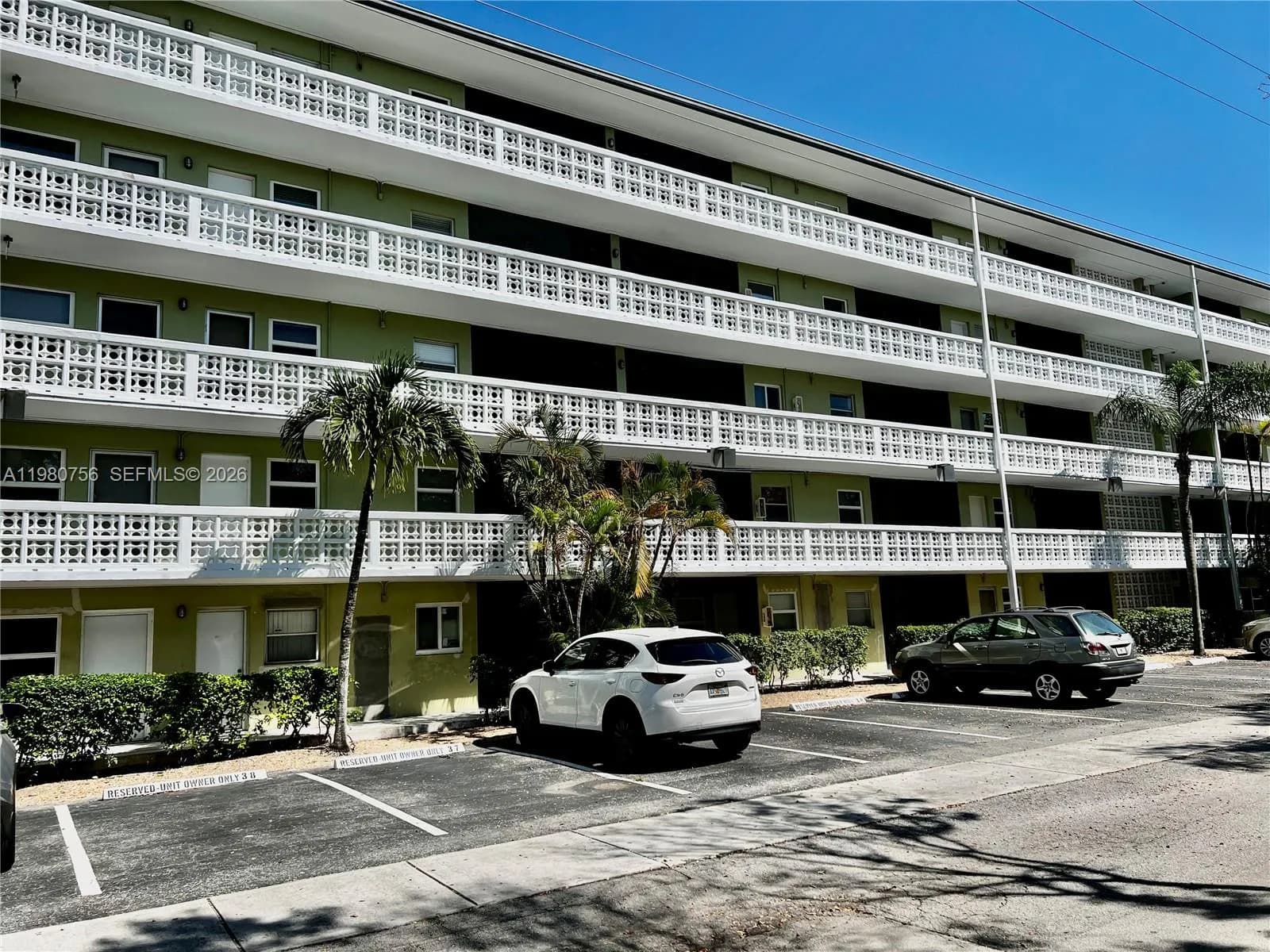 1425 Arthur St # 402A, Hollywood FL 33020