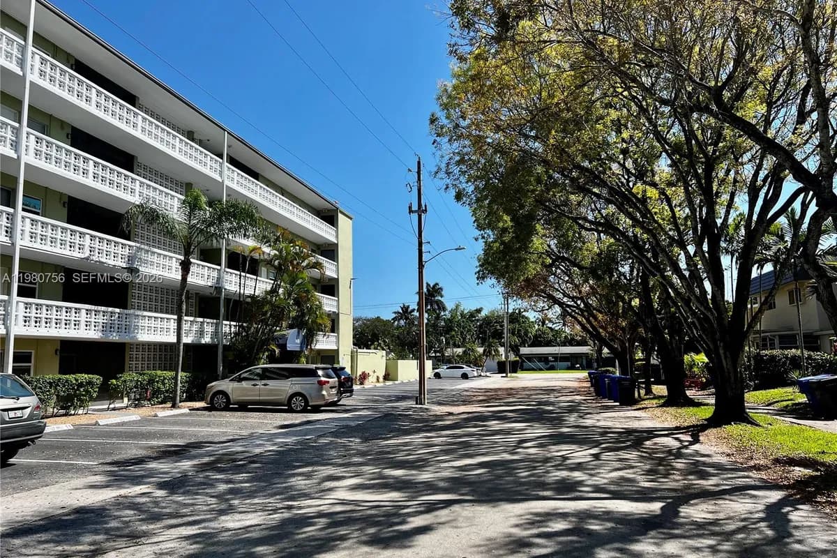 1425 Arthur St # 402A, Hollywood FL 33020