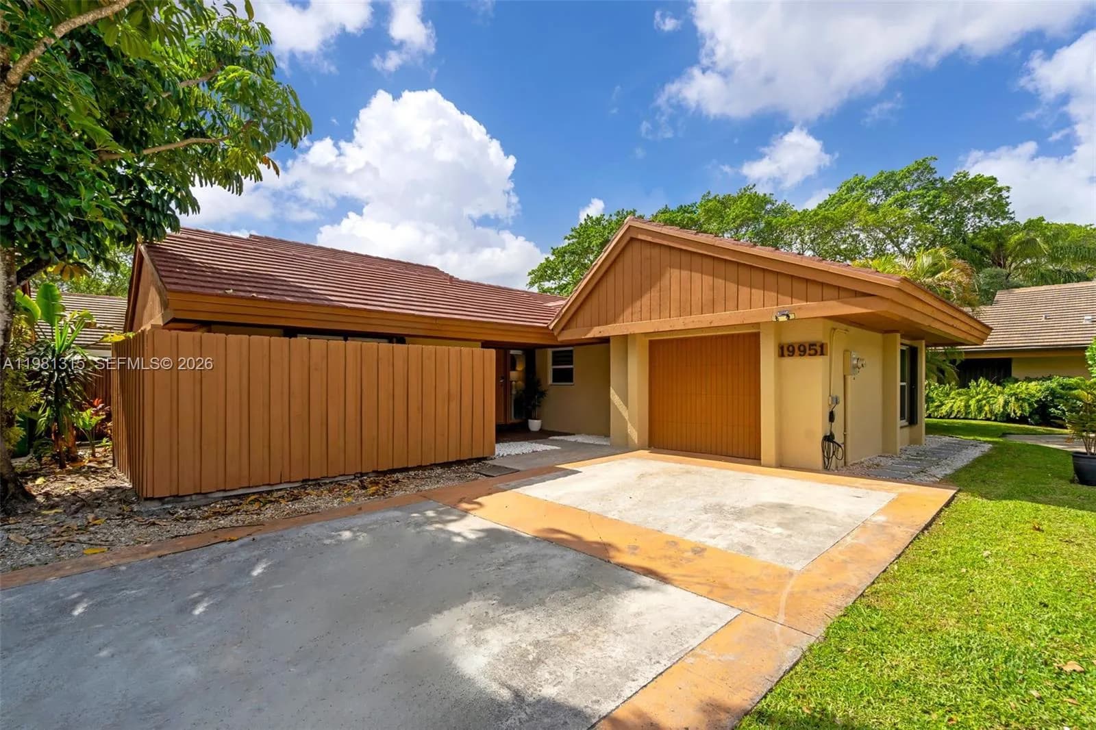 19951 NE 10th Place Way, Miami FL 33179