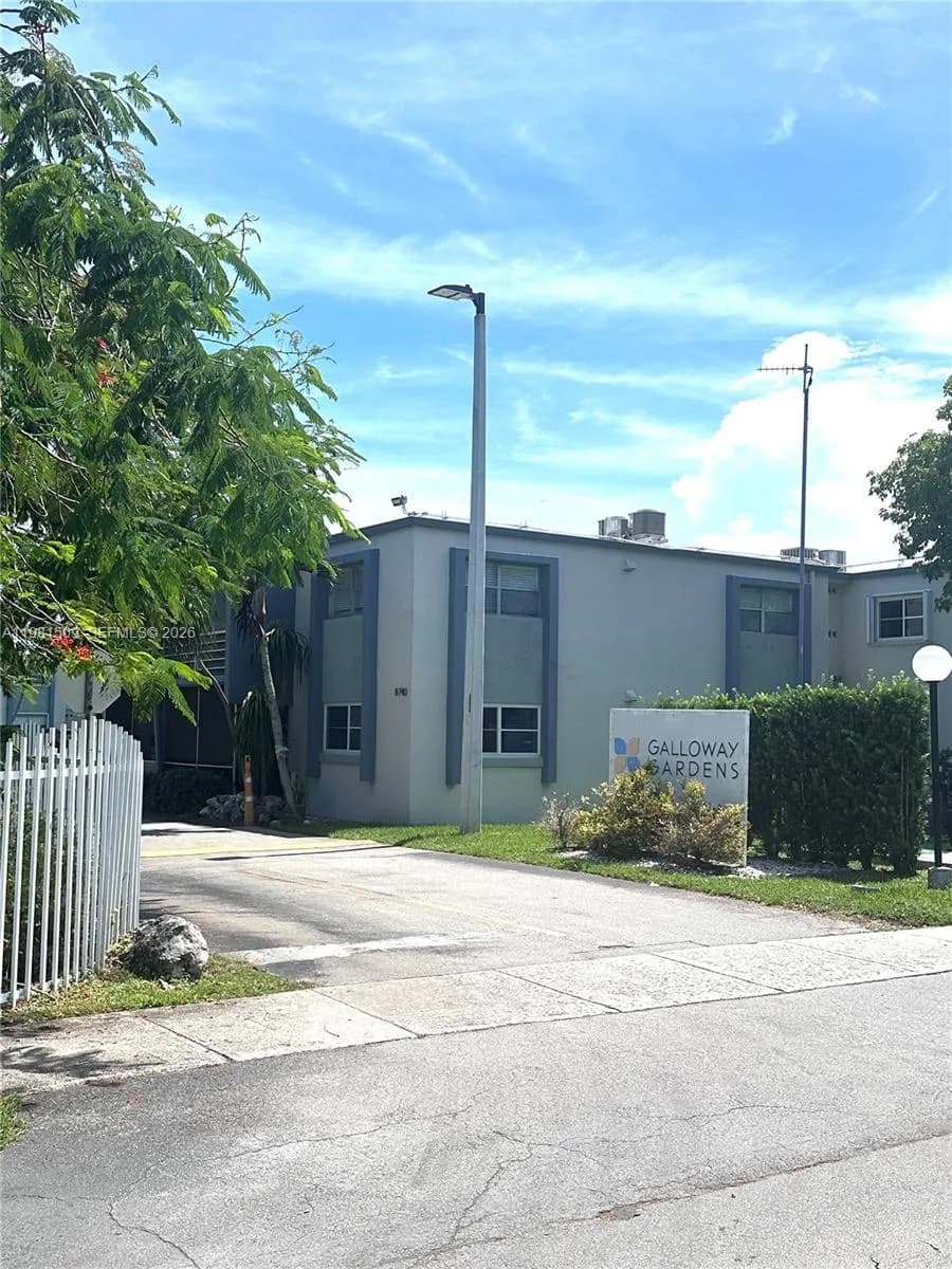 8794 SW 12th St # 105, Miami FL 33174