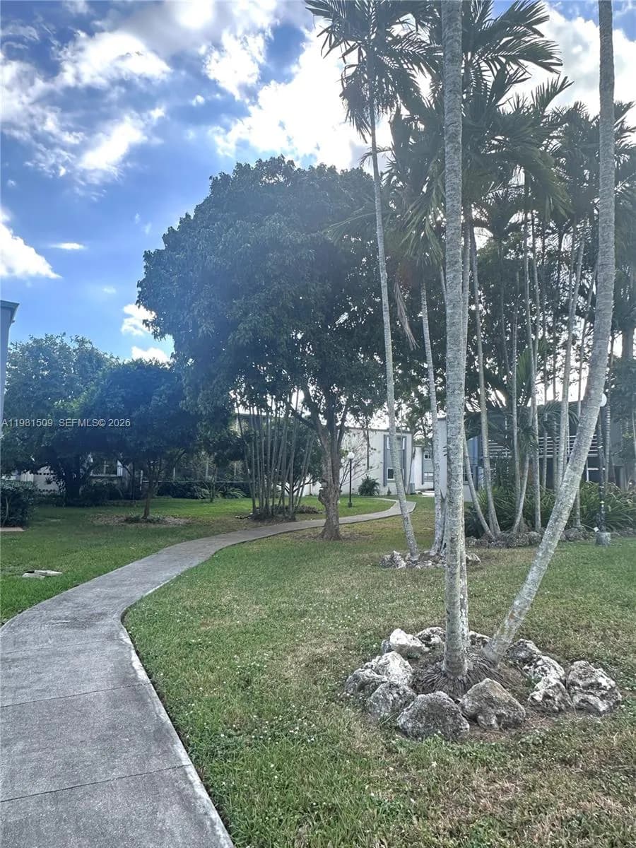 8794 SW 12th St # 105, Miami FL 33174