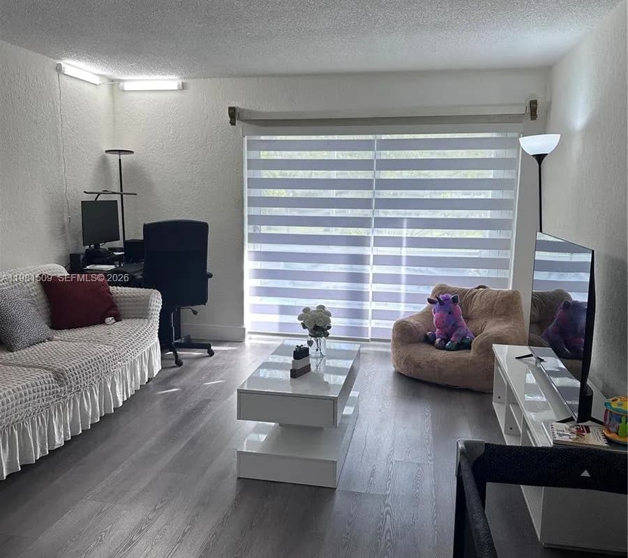 8794 SW 12th St # 105, Miami FL 33174