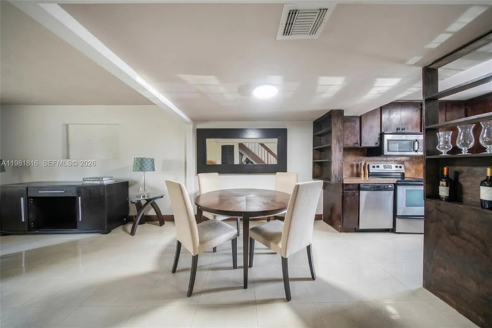 10710 NW 7th St # 11B, Miami FL 33172