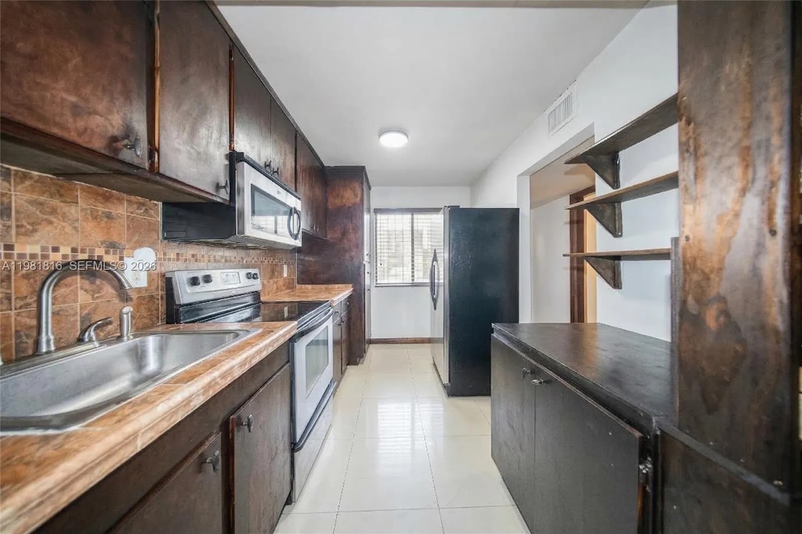 10710 NW 7th St # 11B, Miami FL 33172