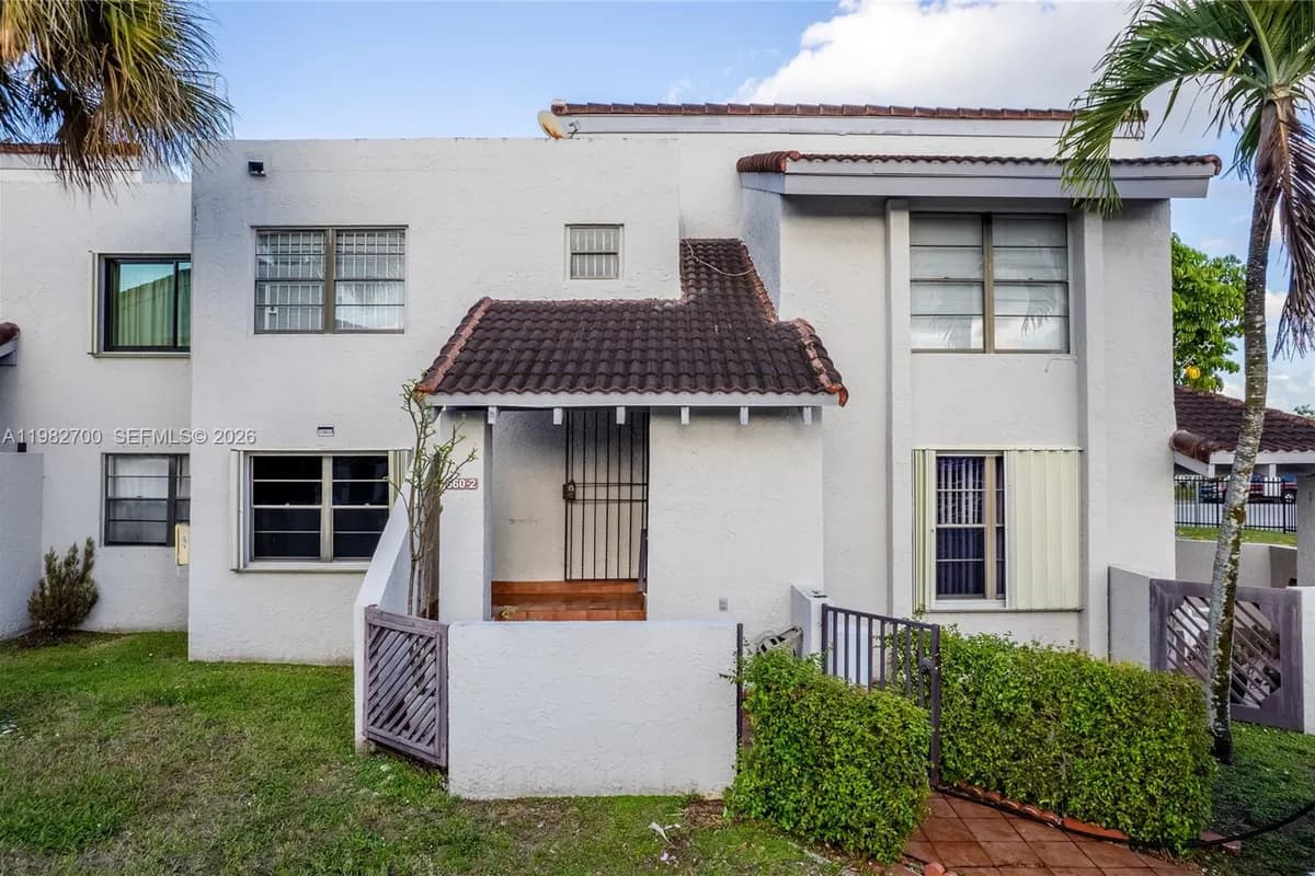 860 NW 106th Ave # 5, Miami FL 33172