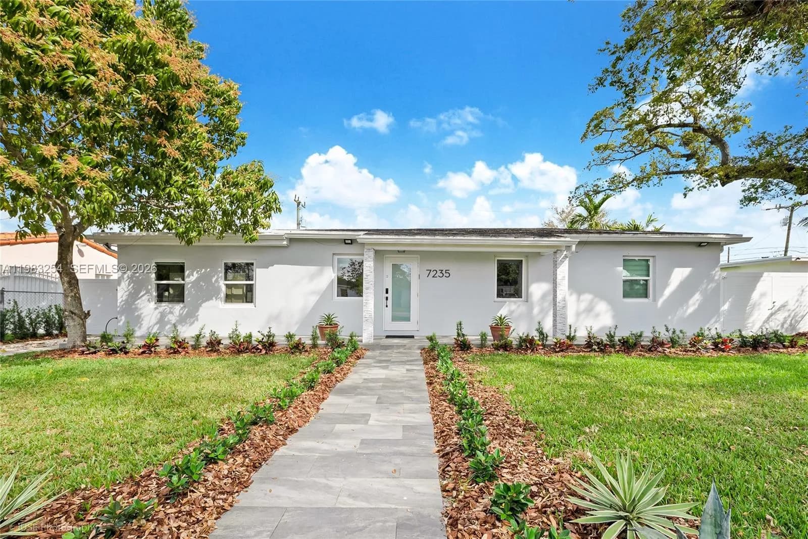 7235 SW 39th St, Miami FL 33155
