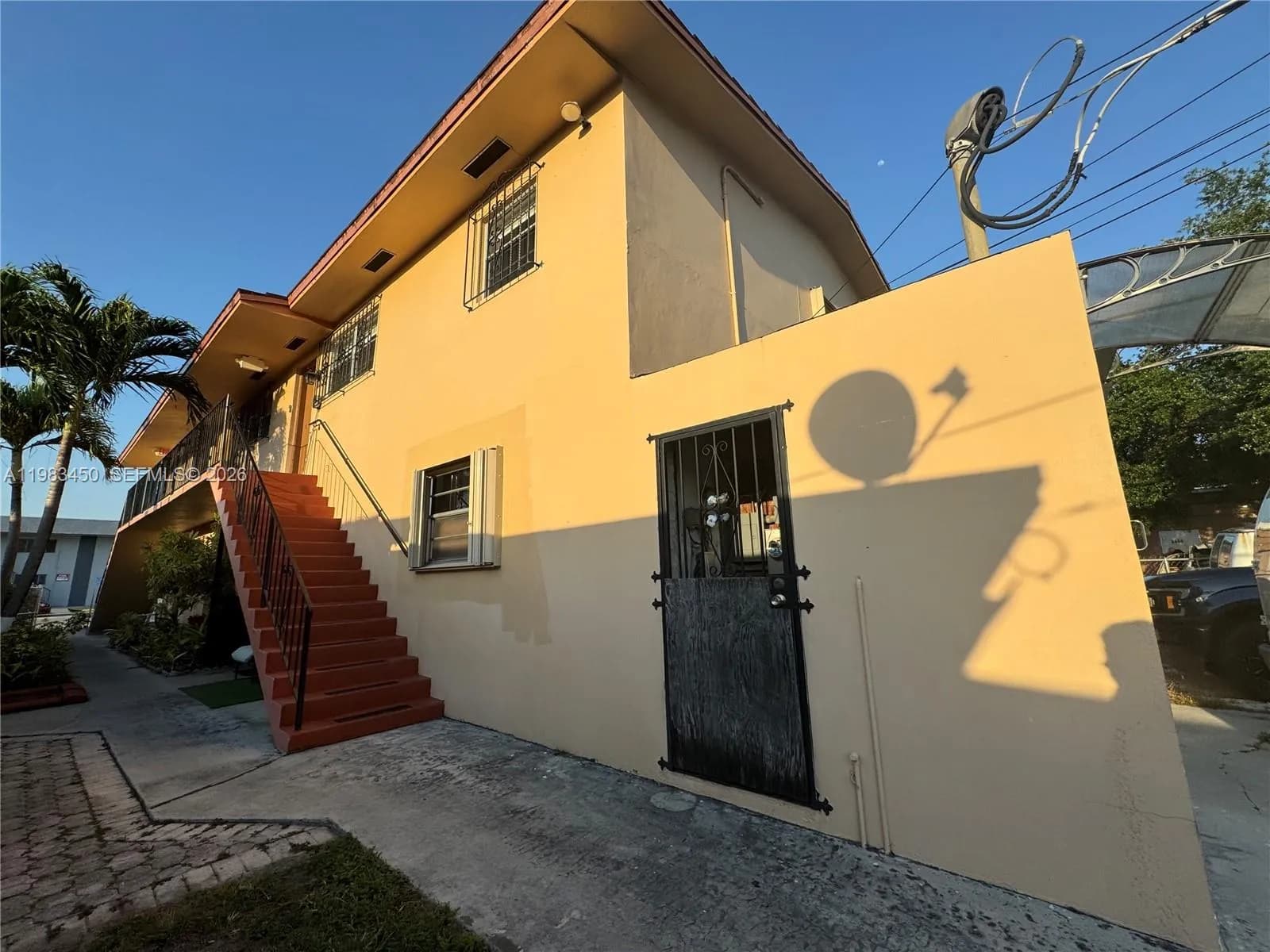 20 W 37th St, Hialeah FL 33012