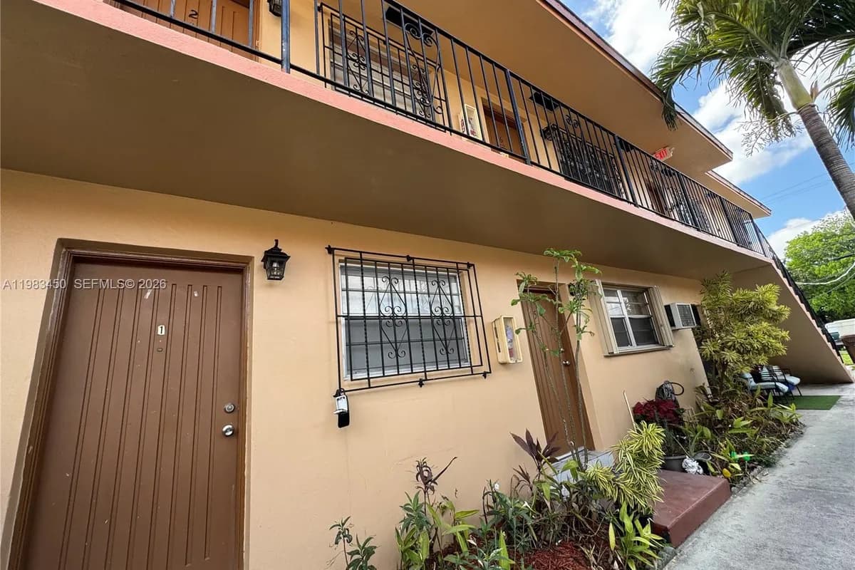 20 W 37th St, Hialeah FL 33012