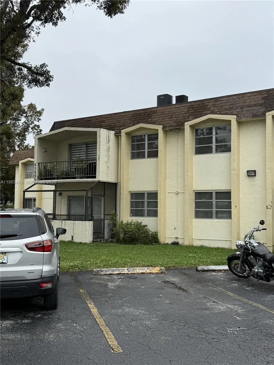 7845 Miller Dr # A204, Miami FL 33155