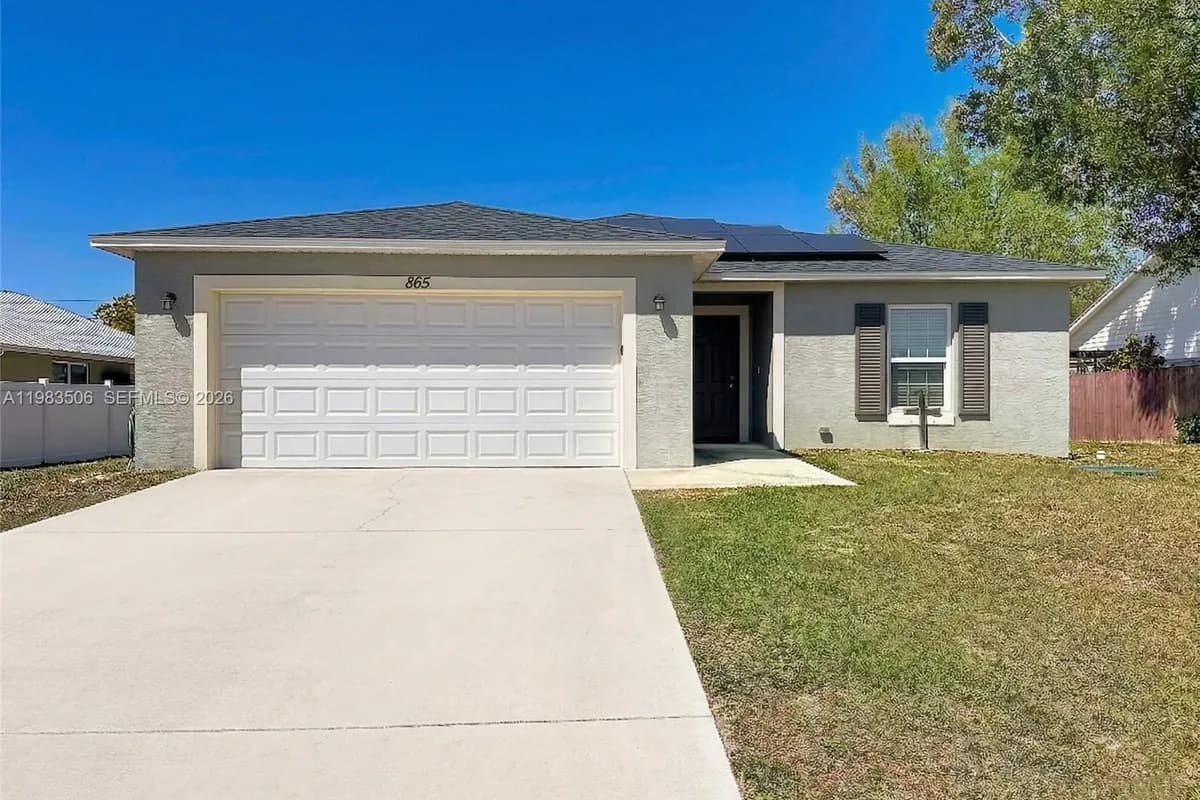 865 SW Mccracken Ave, Port St. Lucie FL 34953