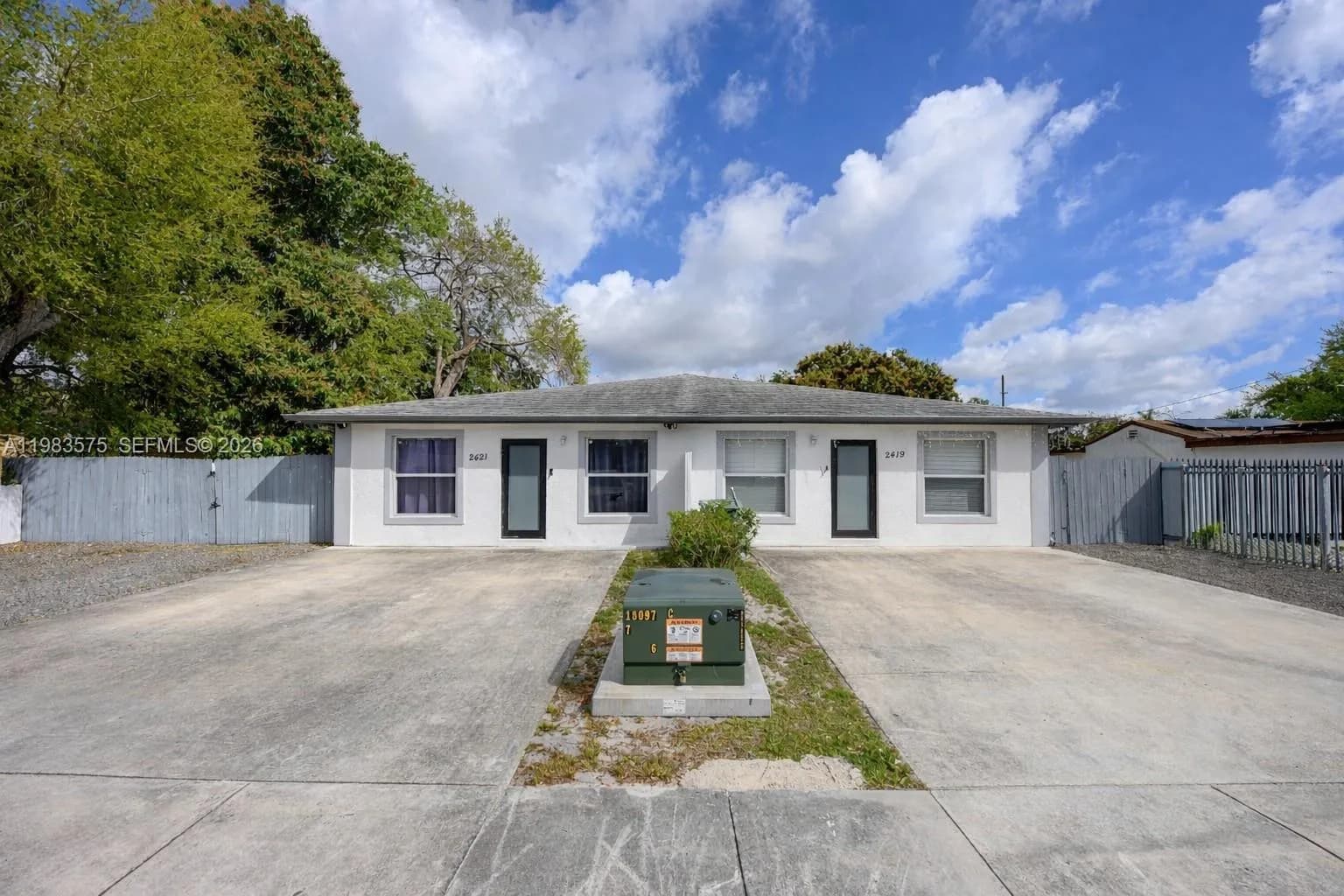 2419 NW 101st St, Miami FL 33147