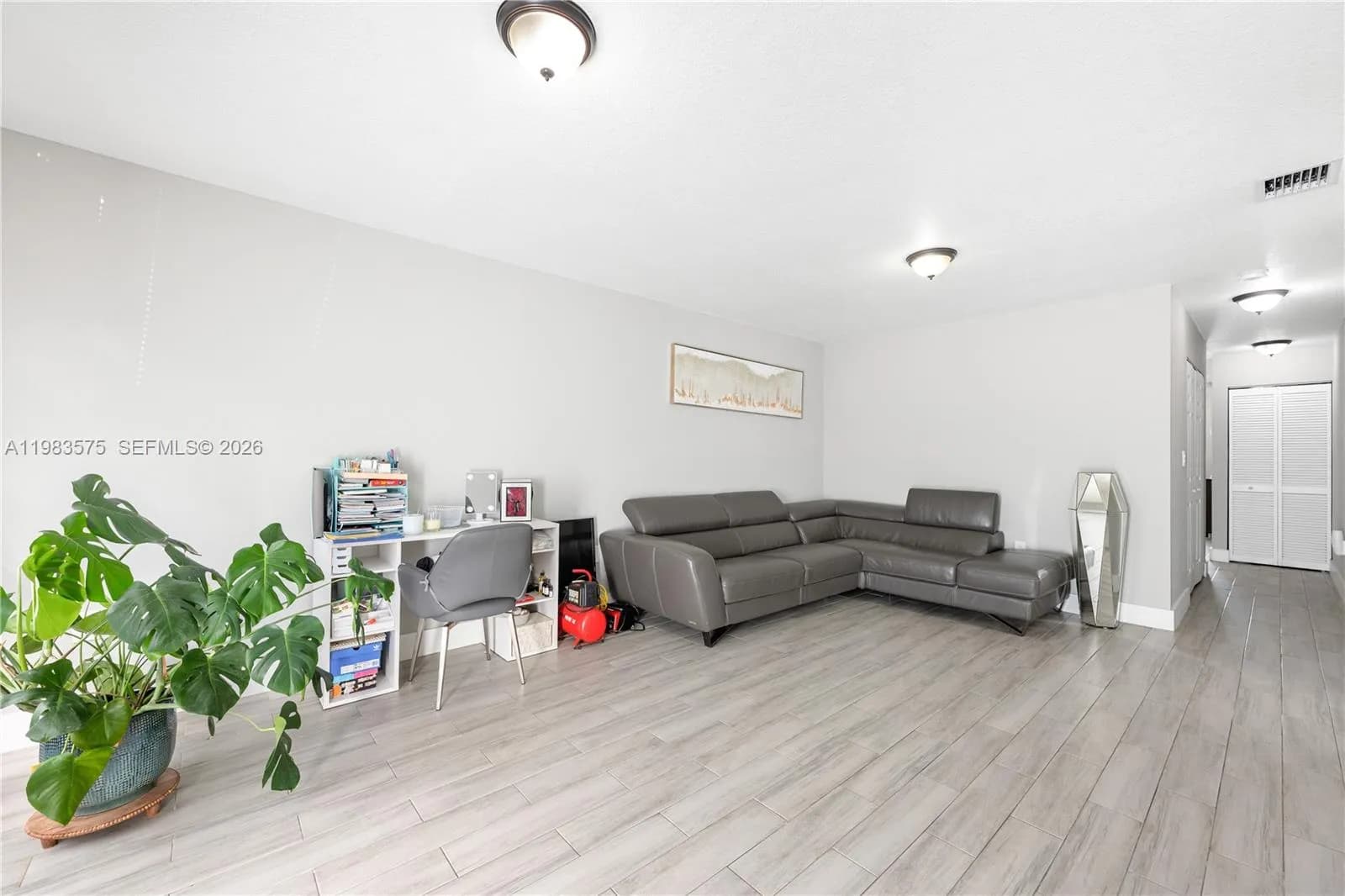 2419 NW 101st St, Miami FL 33147