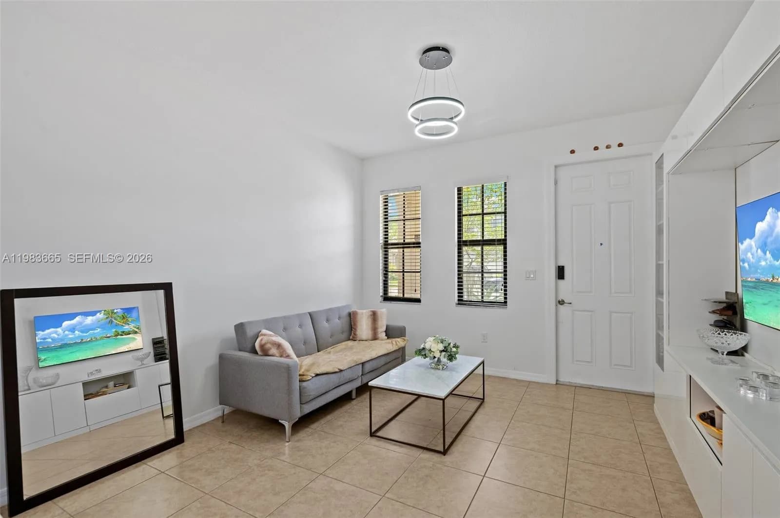 659 NE 191st St, Miami FL 33179