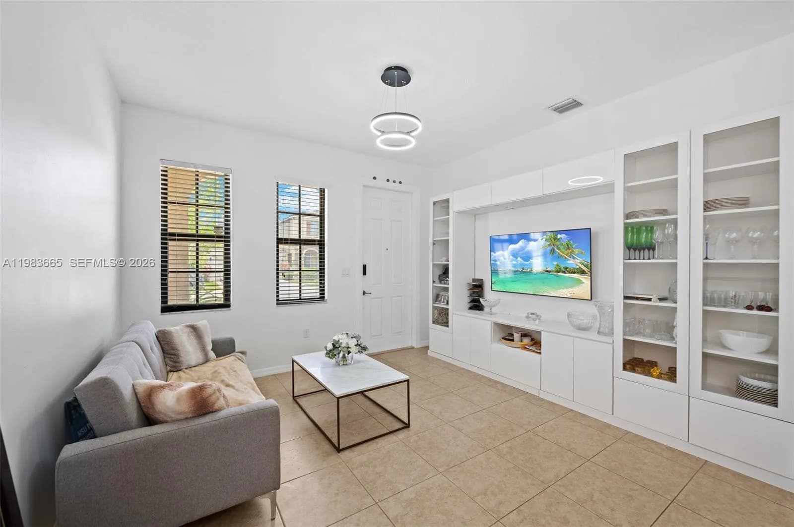 659 NE 191st St, Miami FL 33179