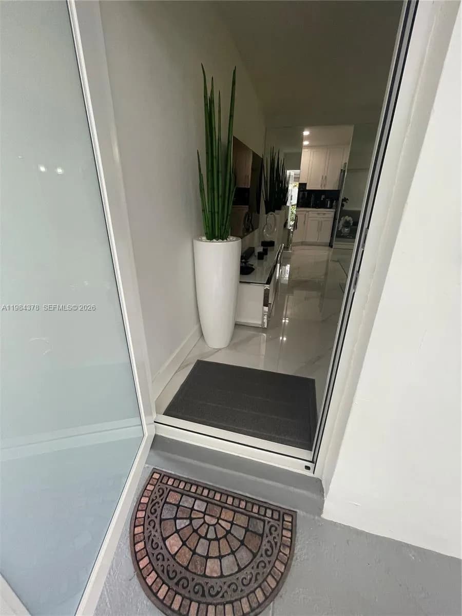 926 Michigan Ave # 3, Miami Beach FL 33139