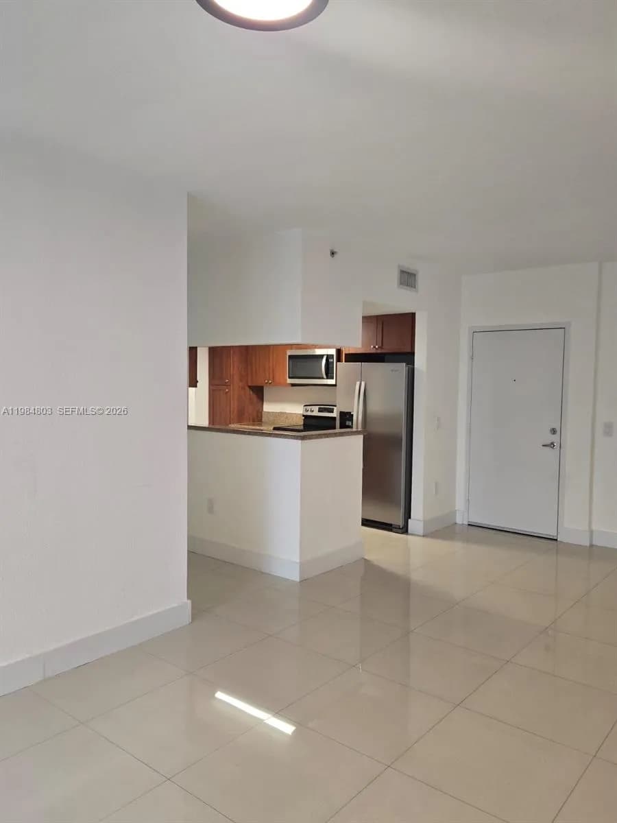 36 NW 6th Ave # 408, Miami FL 33128