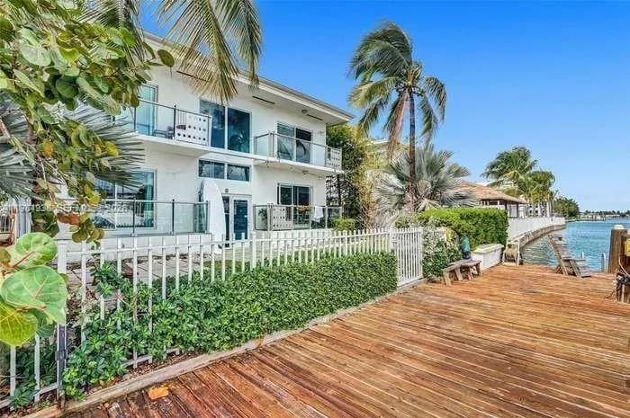 7171 Bay Dr # 5, Miami Beach FL 33141