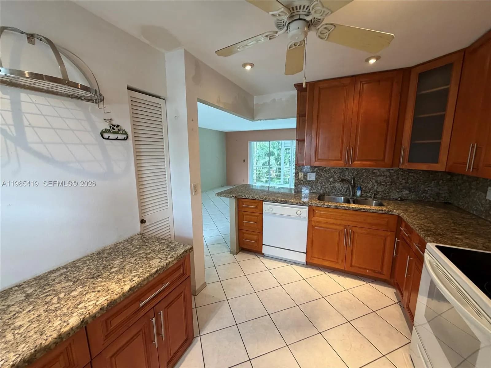 1000 NE 14th Ave # 201, Hallandale Beach FL 33009