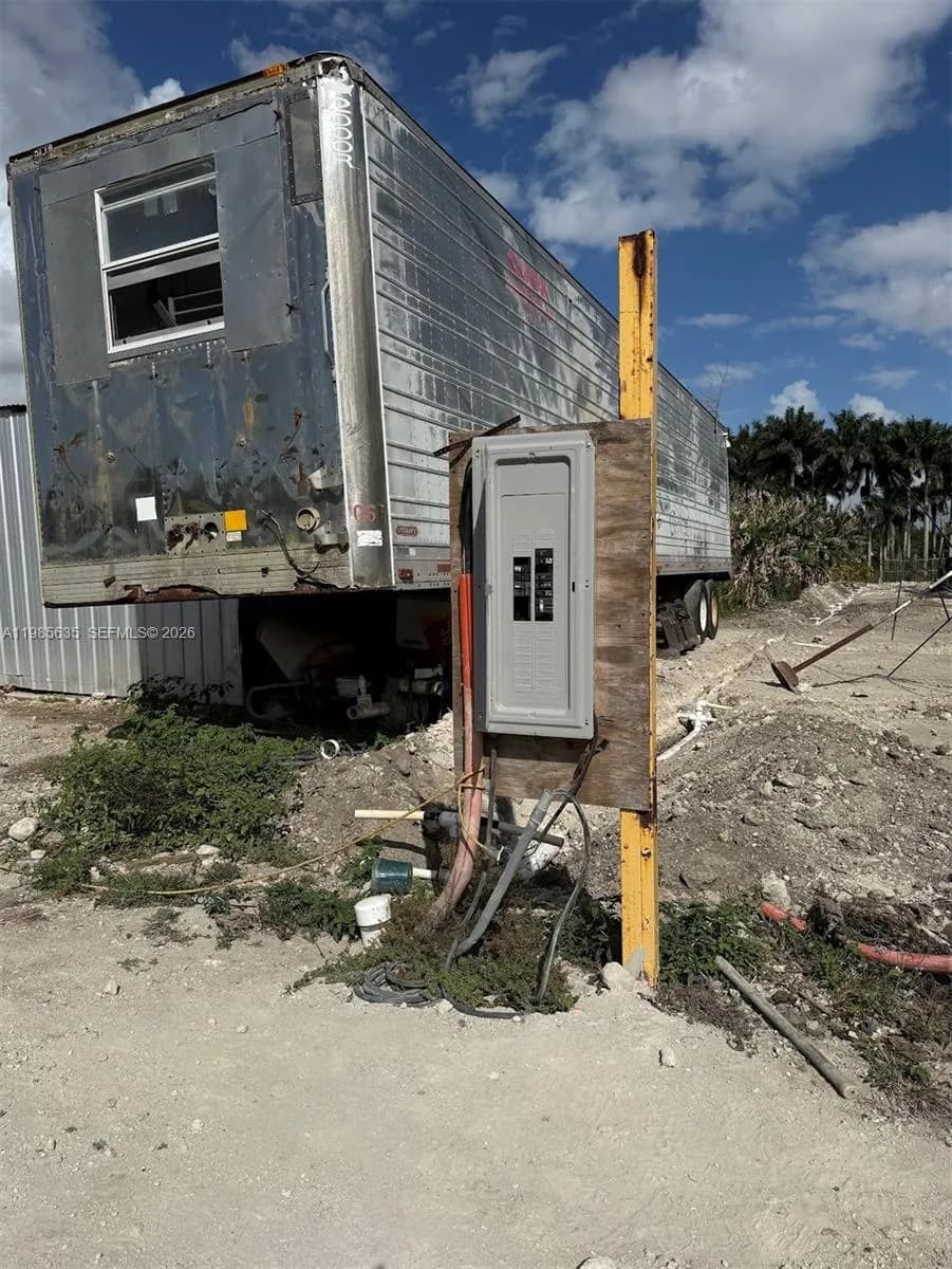 16455 SW 207, Homestead FL 33187