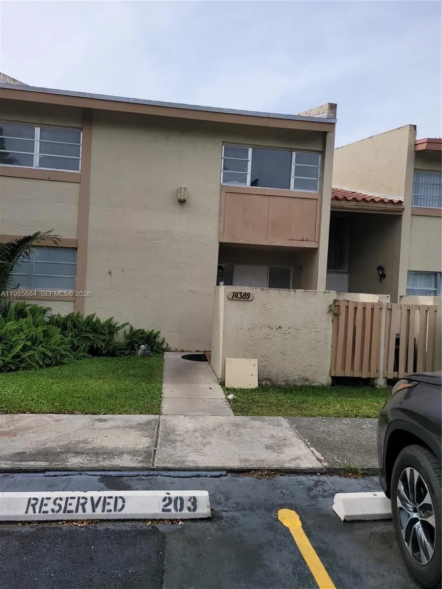14389 Kendale Lakes Cir # 14389, Miami FL 33183