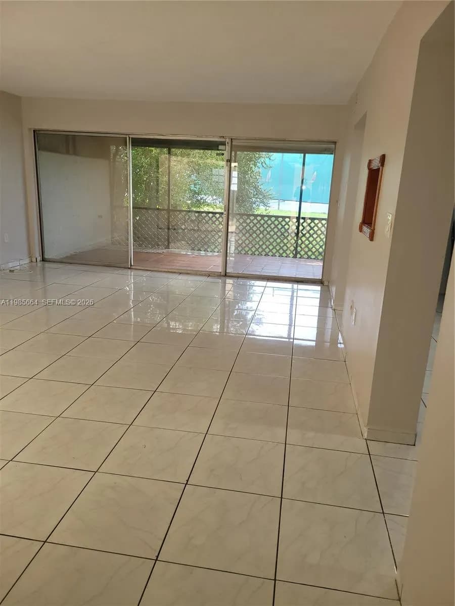 14389 Kendale Lakes Cir # 14389, Miami FL 33183