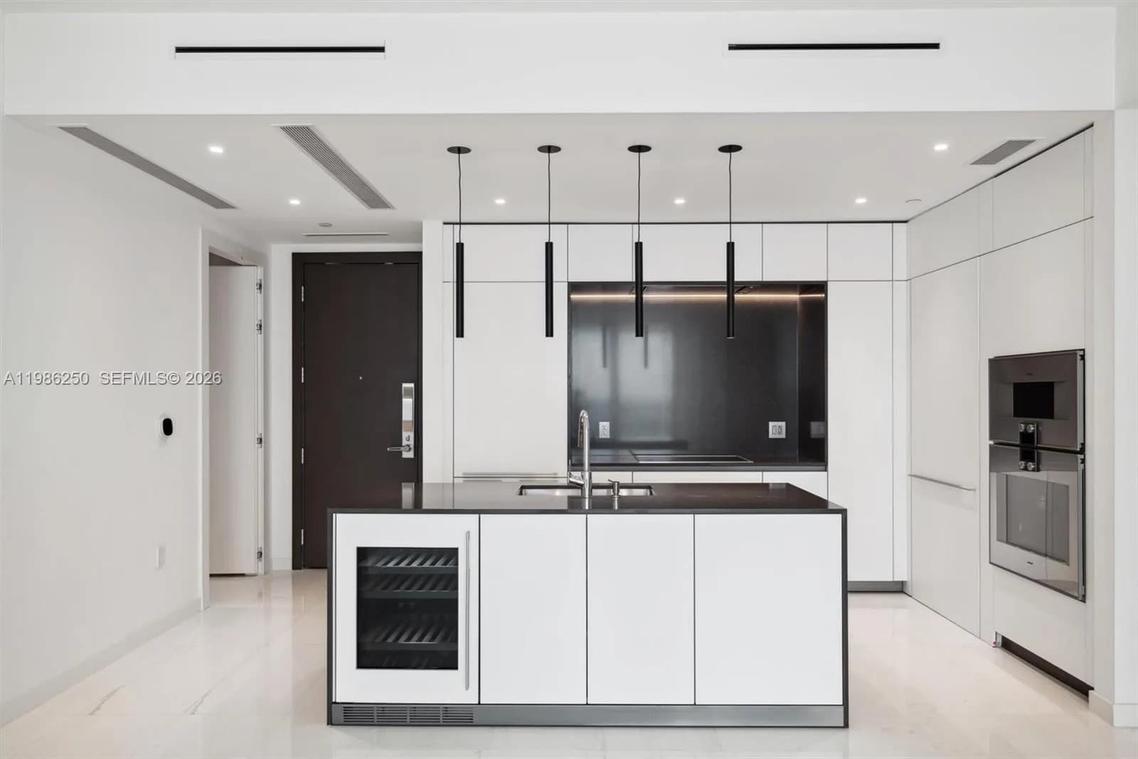 300 Biscayne Boulevard Way # 3805W, Miami FL 33131