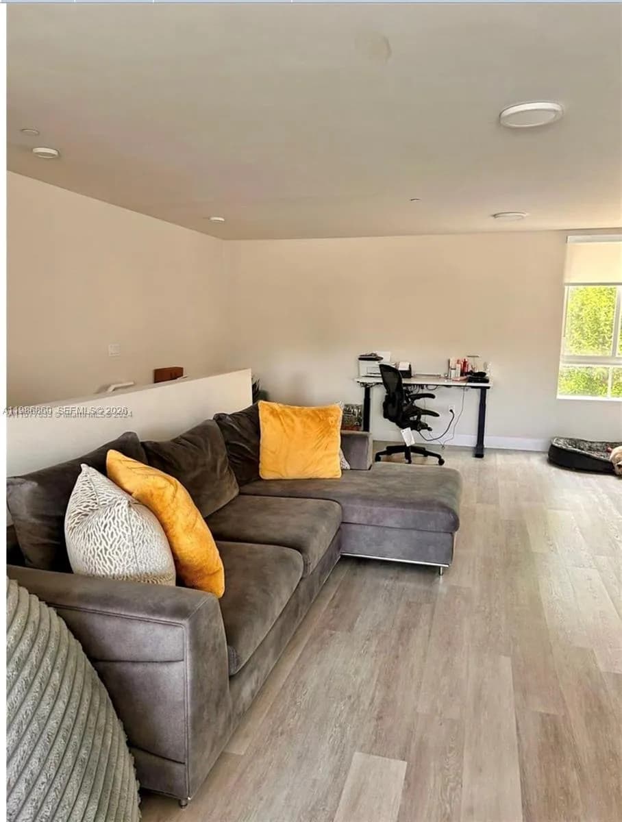 2561 NE 193rd St # 1201, Miami FL 33180