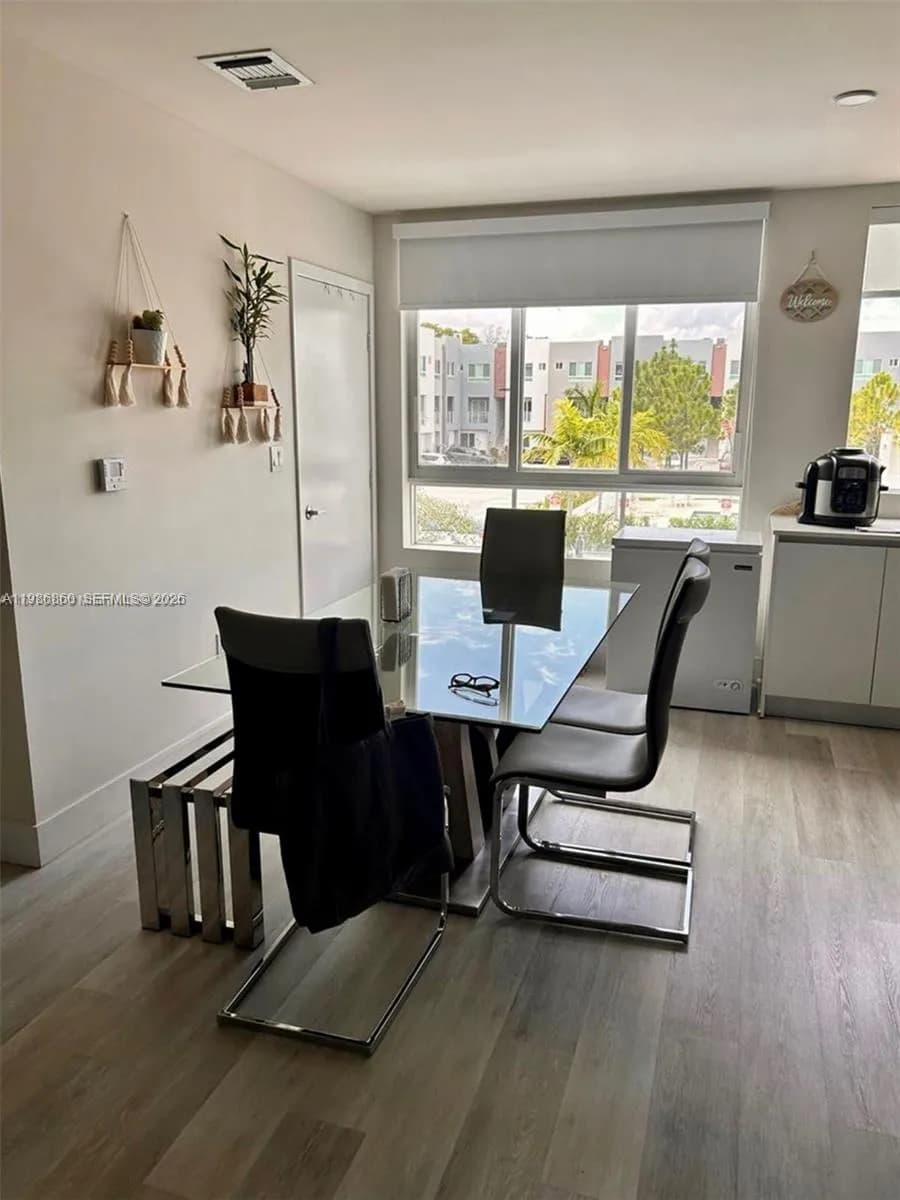 2561 NE 193rd St # 1201, Miami FL 33180