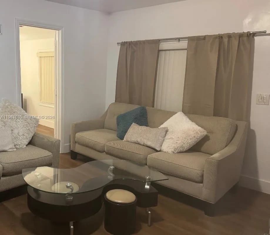 2354 NW 93rd Ter, Miami FL 33147