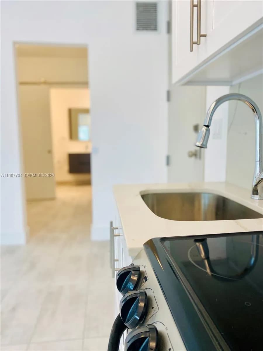 1201 Pennsylvania Ave # 105, Miami Beach FL 33139