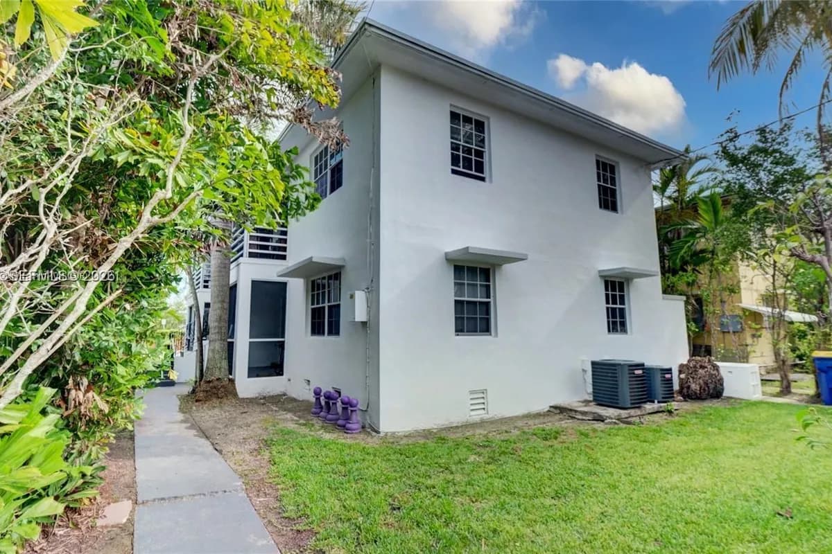 1791 Marseille Dr, Miami Beach FL 33141