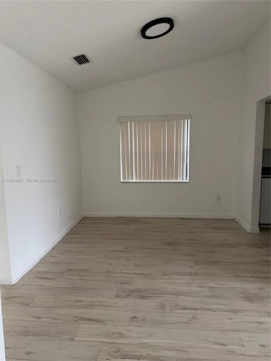 1419 Yellowthroat St, Homestead FL 33035