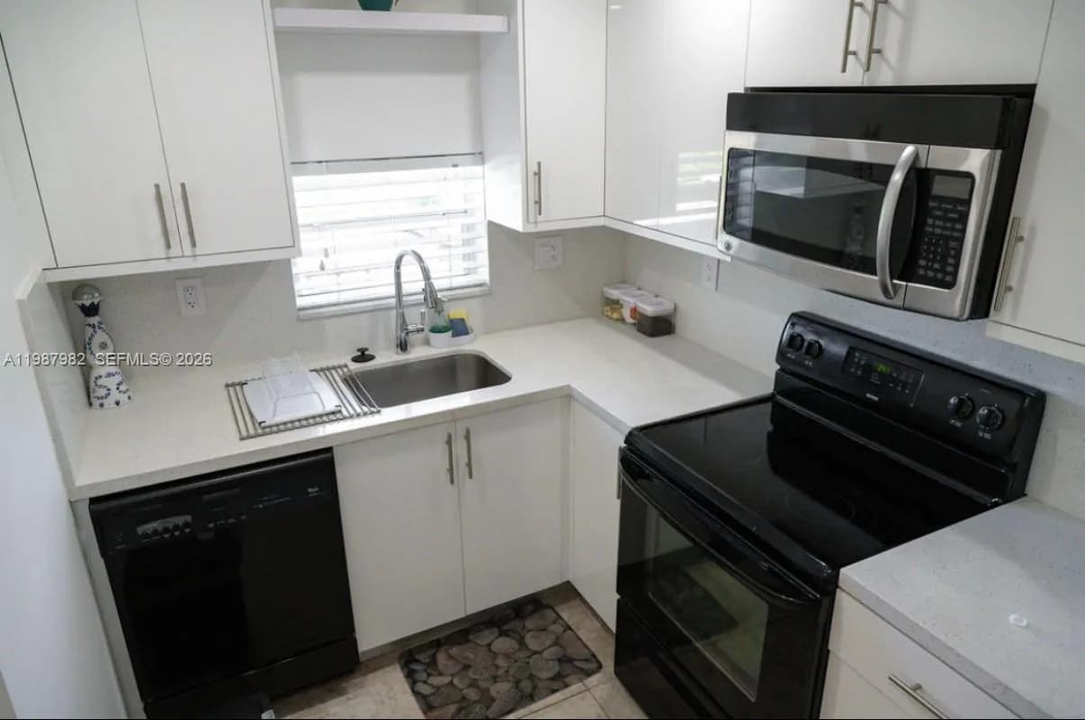 8901 S Hollybrook Blvd # 206, Hollywood FL 33025