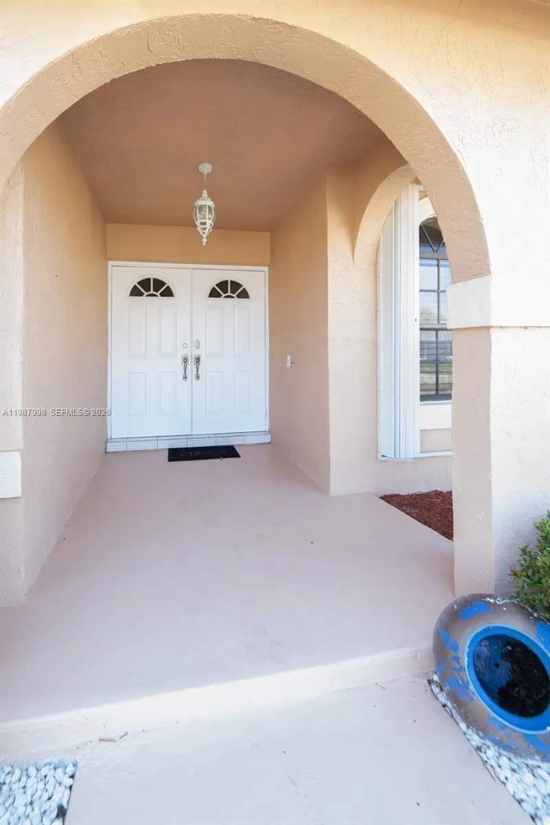 7328 NW 21st St, Margate FL 33063