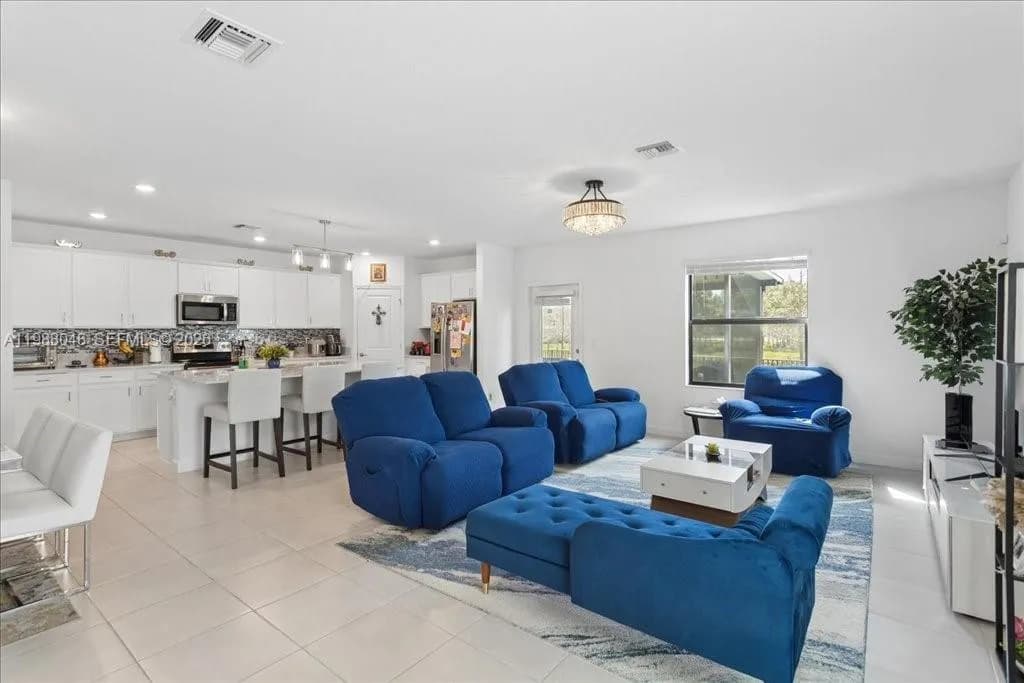 6018 Henderson Way, West Palm Beach FL 33415