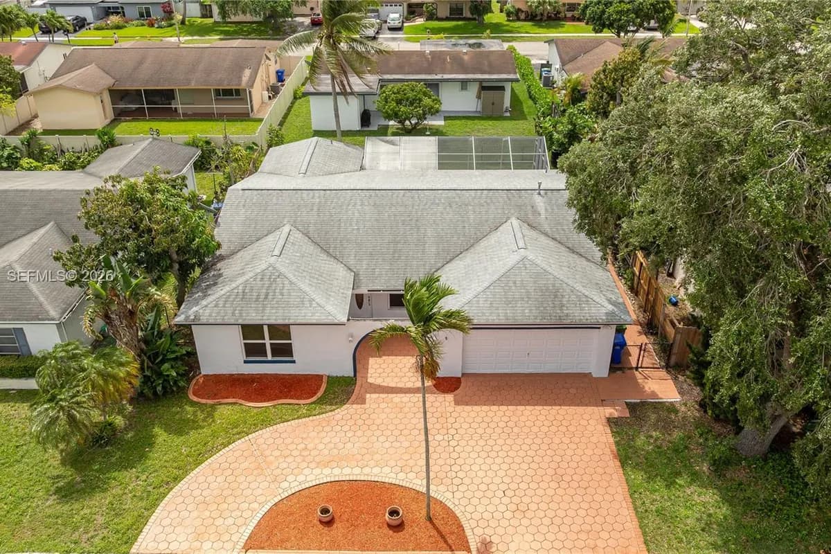 8970 Johnson St, Pembroke Pines FL 33024